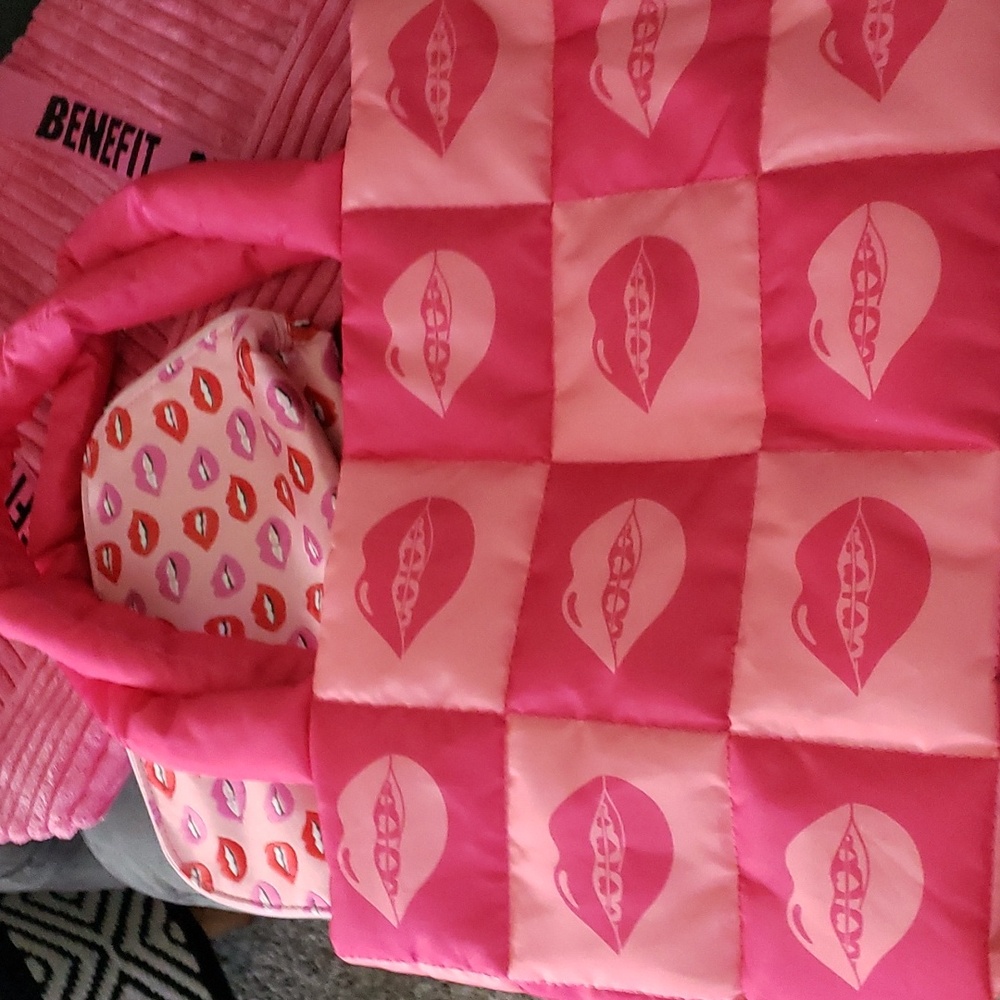 Benefit bundle bags, - Picture 2 of 4